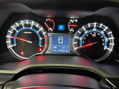 Used 2018 Toyota 4Runner Limited AWD/4WD image 30