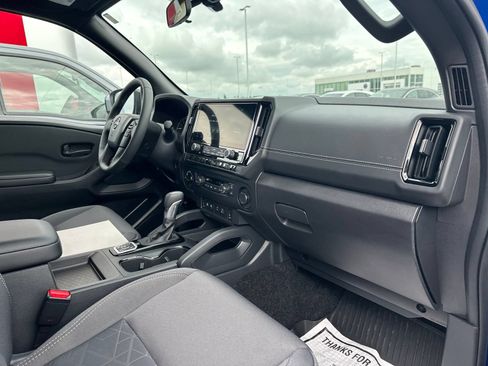 Used 2026 Nissan Frontier SV w/ All-Weather Content Package AWD/4WD image 34