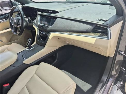Used 2018 Cadillac XT5 FWD w/ LPO, Wheel Lock Package image 21