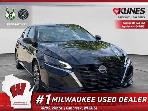 Used 2025 Nissan Altima 2.5 SV FWD image 1
