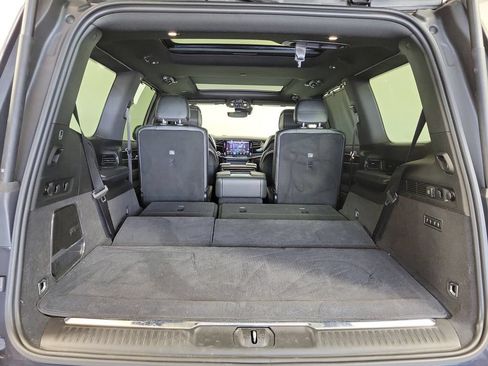 Used 2025 Jeep Grand Wagoneer 4WD image 28
