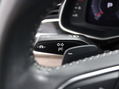 Used 2020 Audi Q8 Premium Plus AWD/4WD image 38