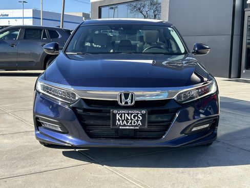 Used 2018 Honda Accord Touring image 2