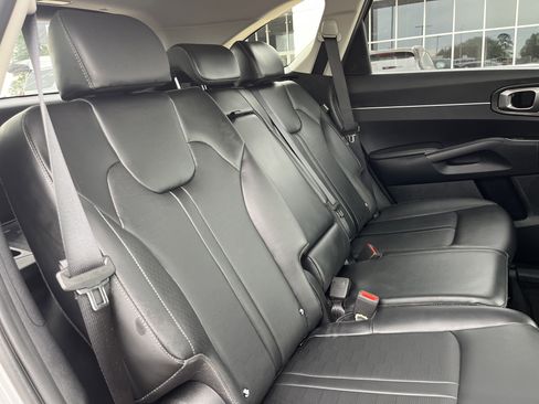 Used 2025 Kia Sorento S FWD image 17