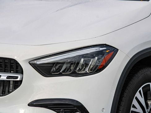 Certified 2025 Mercedes-Benz GLA 250 image 8