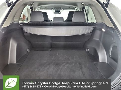 Used 2025 Toyota RAV4 XLE image 32