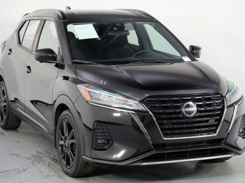 Used 2022 Nissan Kicks SR image 46