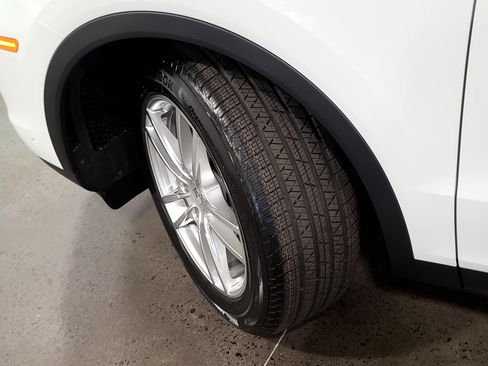 New 2026 Porsche Cayenne image 33