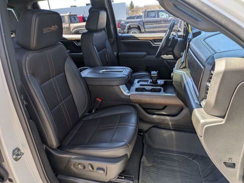 Used 2022 Chevrolet Silverado 1500 High Country w/ High Country Premium Package AWD/4WD image 23