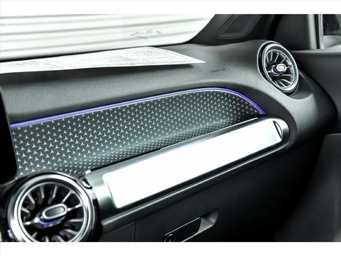 Certified 2025 Mercedes-Benz GLB 250 GLB 250 4MATIC image 22