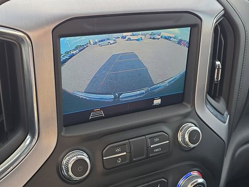 Used 2021 GMC Sierra 1500 SLE image 15