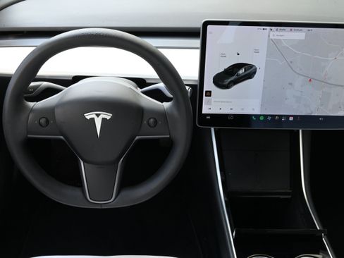 Used 2020 Tesla Model 3 Long Range AWD/4WD image 16