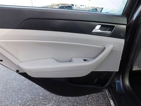 Used 2016 Hyundai Sonata Sport w/ Option Group 1V image 10