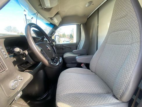 Used 2021 GMC Savana 3500 3500 Van 159 w/ Power Convenience Package image 19