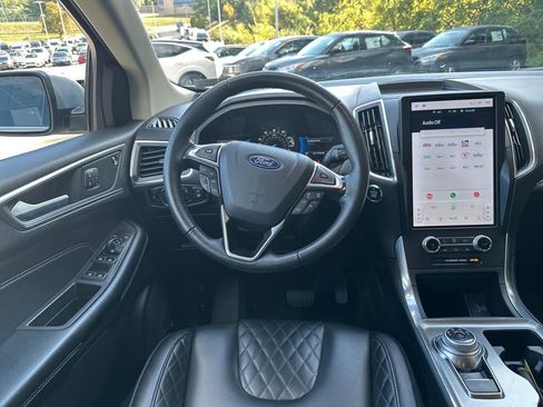 Used 2024 Ford Edge Titanium image 25