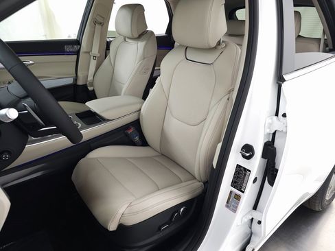 New 2026 Genesis GV70 2.5T Select image 12