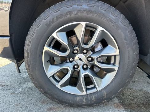 Used 2023 Chevrolet Silverado 1500 RST w/ Convenience Package II AWD/4WD image 38