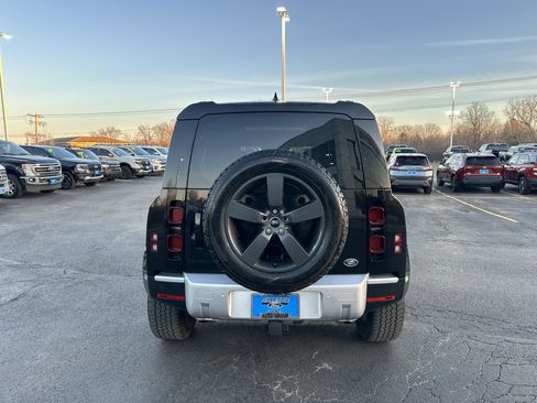 Used 2023 Land Rover Defender 110 S image 4