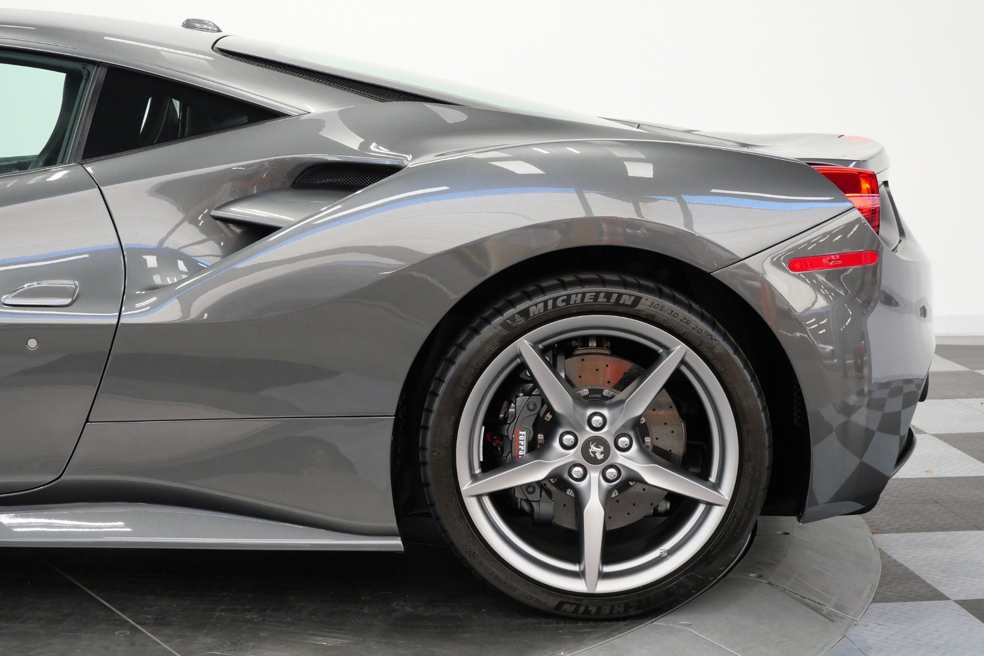 Used 2019 Ferrari 488 GTB RWD image 57