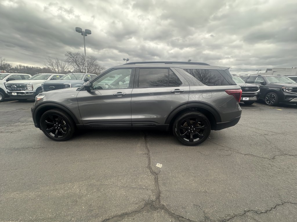 Used 2023 Ford Explorer ST-Line w/ Class IV Trailer Tow Package AWD/4WD image 8
