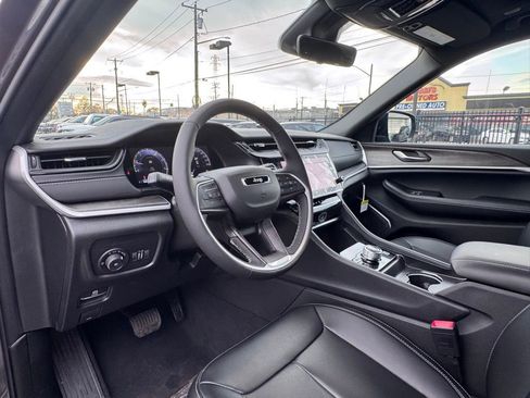 New 2026 Jeep Grand Cherokee L Limited w/ Limited Altitude Package AWD/4WD image 12