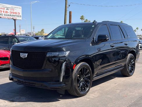 Used 2023 Cadillac Escalade Sport Platinum w/ LPO, ONYX Package AWD/4WD image 4