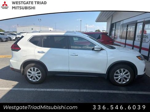 Used 2017 Nissan Rogue S w/ S Appearance Package AWD/4WD image 7