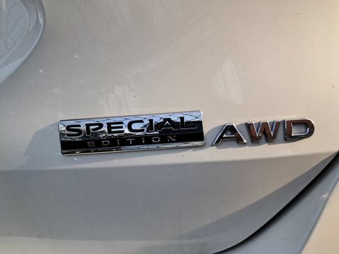 Used 2020 Nissan Rogue S AWD/4WD image 10