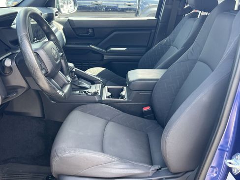 Used 2025 Toyota Tacoma SR5 AWD/4WD image 12