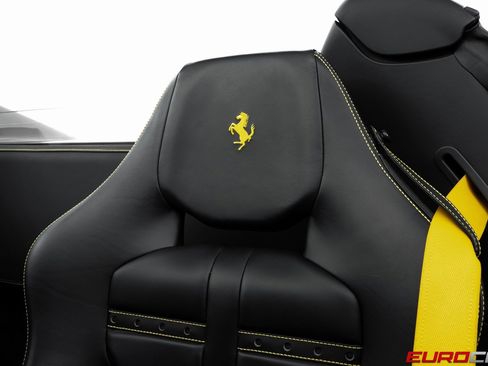 Used 2022 Ferrari F8 Tributo image 43