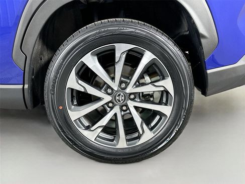 Certified 2025 Toyota Corolla Cross XLE AWD/4WD image 29