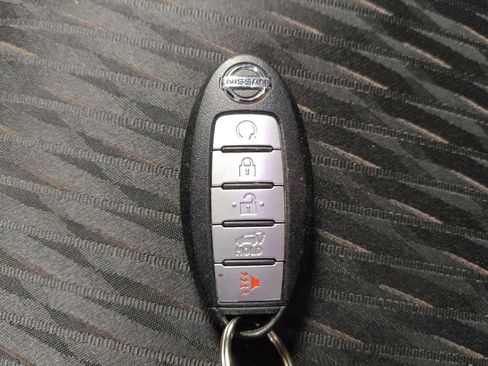 Used 2018 Nissan Rogue SV image 32