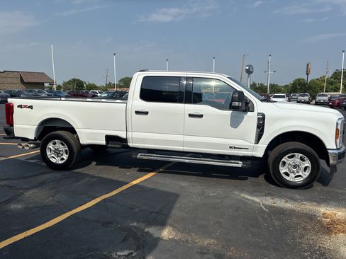 Used 2025 Ford F250 XLT AWD/4WD image 3