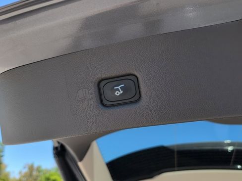 Used 2023 Lincoln Nautilus AWD image 13