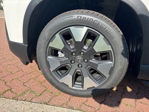 New 2026 Honda Pilot Elite image 4