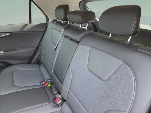 New 2026 Kia Niro Wave FWD image 13