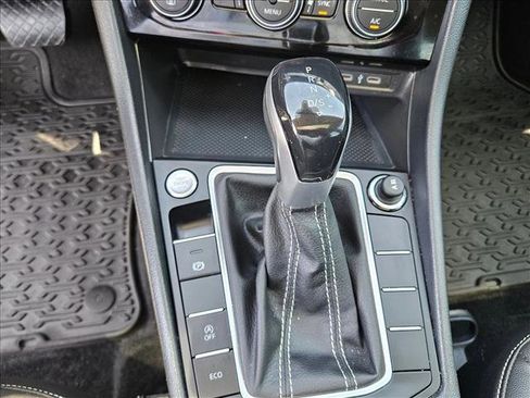 Certified 2023 Volkswagen Jetta SE FWD image 12