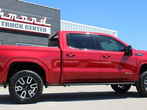 Used 2021 GMC Sierra 1500 AT4 w/ Off-Road Performance Package AWD/4WD image 6