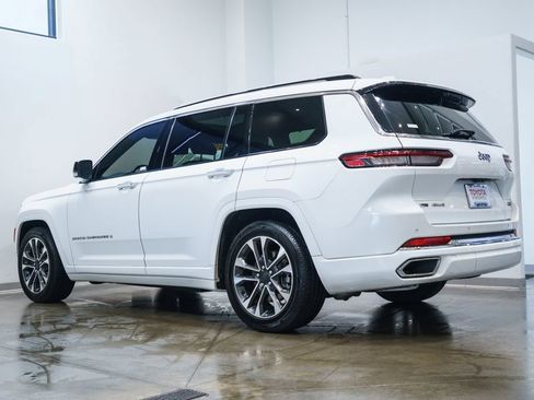 Used 2022 Jeep Grand Cherokee L Overland w/ Luxury Tech Group IV AWD/4WD image 7