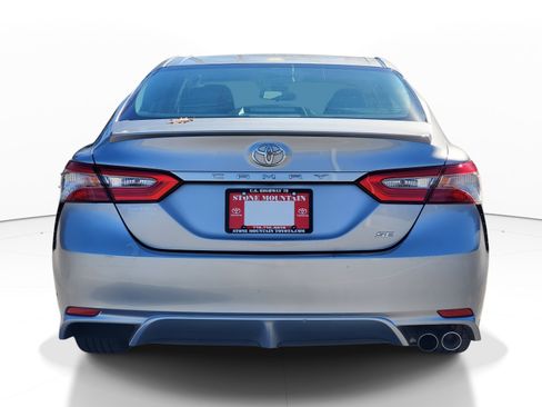 Used 2019 Toyota Camry SE image 5