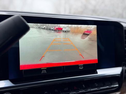 Used 2024 Chevrolet Silverado 1500 LT w/ Z71 Off-Road Package image 15