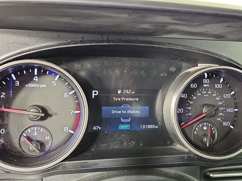 Used 2022 Kia Carnival LX image 16