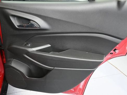Used 2026 Chevrolet Trax RS FWD image 29