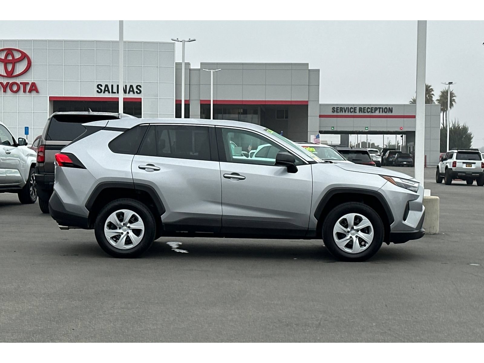 Used 2025 Toyota RAV4 LE AWD/4WD image 3