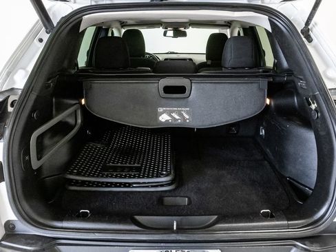 Used 2015 Jeep Cherokee Latitude w/ Comfort/Convenience Group FWD image 30
