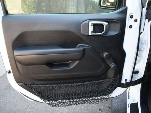 Used 2018 Jeep Wrangler Unlimited Sport AWD/4WD image 13