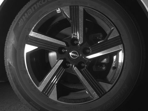 Used 2025 Nissan Sentra SV FWD image 13