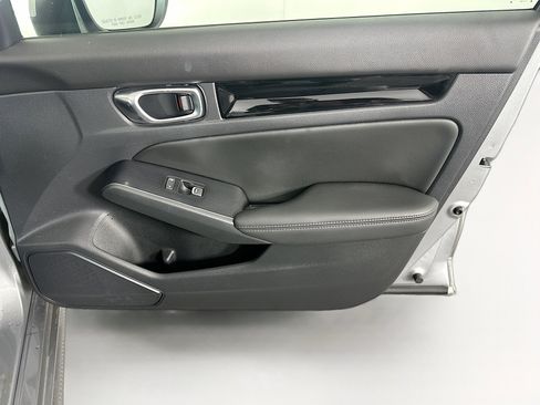 Used 2022 Honda Civic Touring image 32