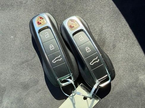 Used 2021 Porsche Cayenne GTS AWD/4WD image 14