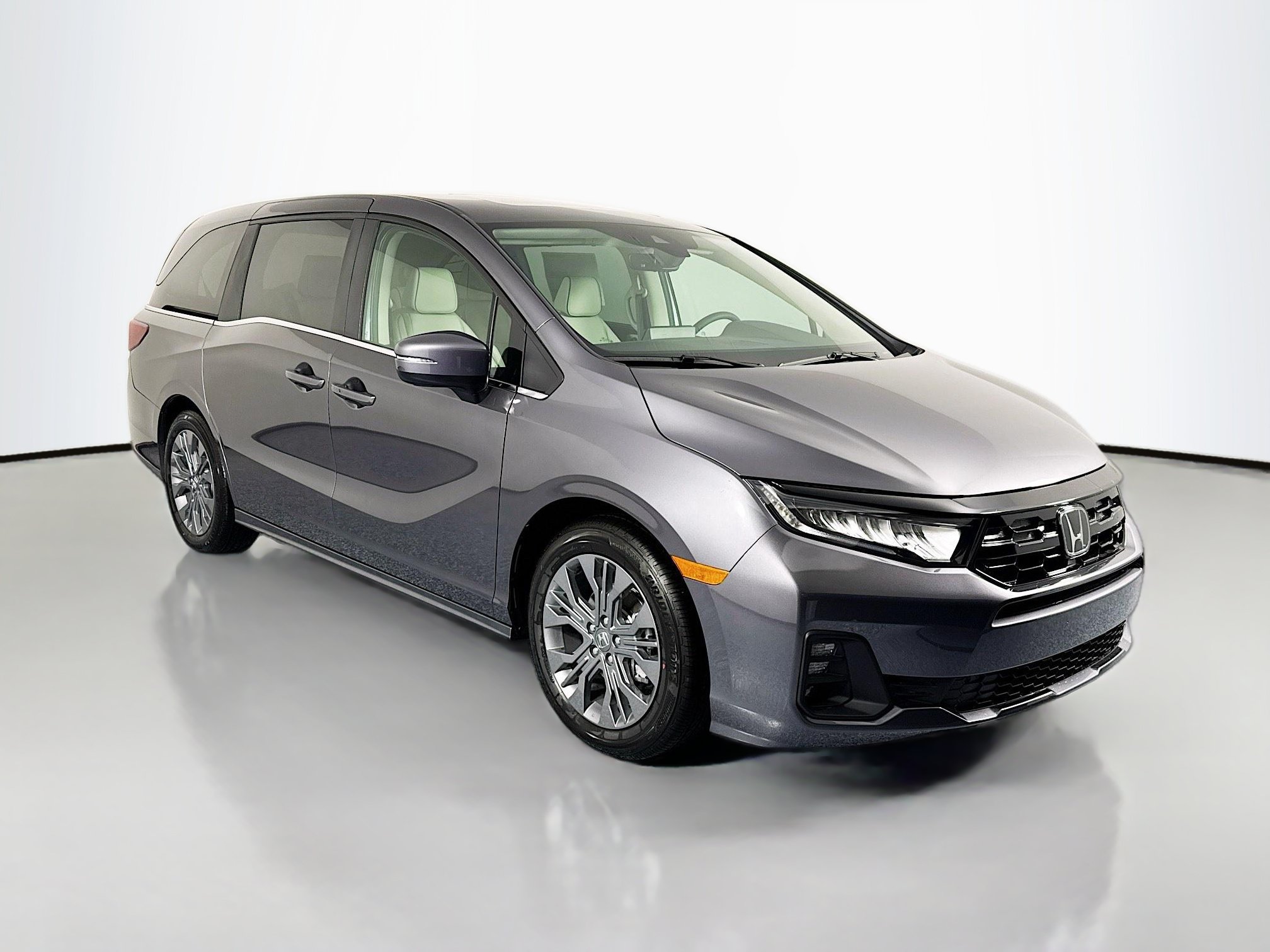 New 2026 Honda Odyssey Touring image 3